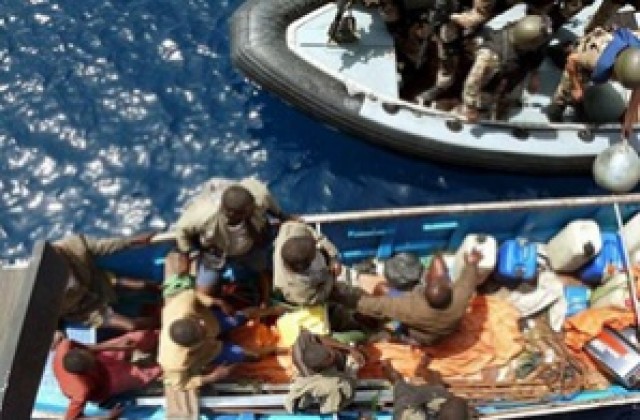Сомалийски пирати атакуваха три кораба само за ден