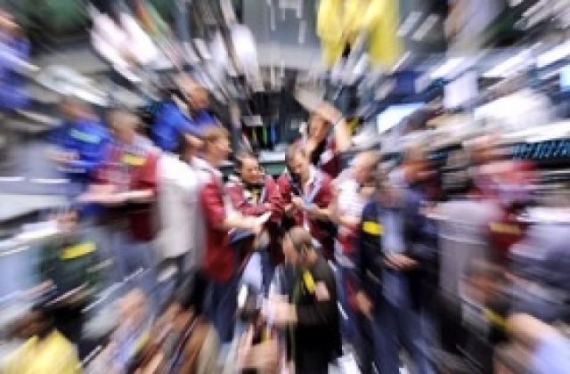 Петролът над 49 долара за барел