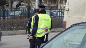Проверка засече патрул на КАТ с два радара в автомобила