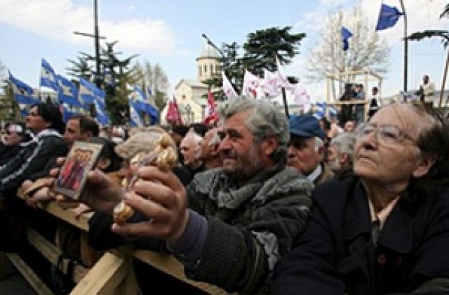 Подновиха протестите срещу президента на Грузия