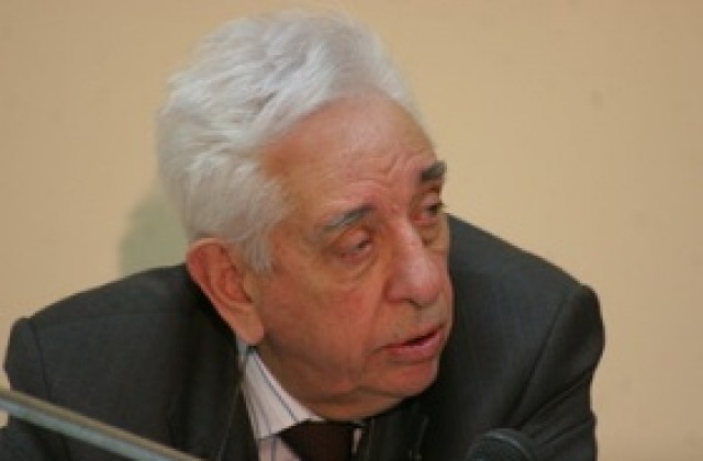 Казусът с неплатените заплати в „АМ Черно море” стигна до Ганев