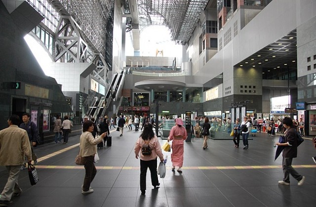 Киото: когато търсиш гейши, откриваш тайни ресторантчета