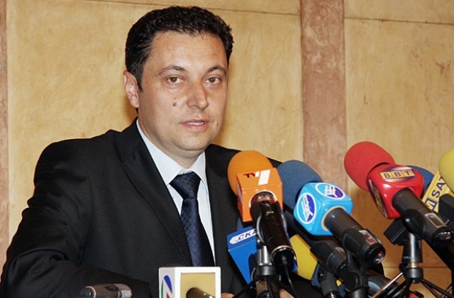Янев предаде на Миков списък с участниците в две престъпни групи в София