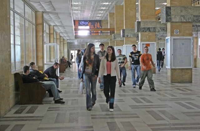 УНСС организира конкурс за красота „Мис и Мистър 2009”