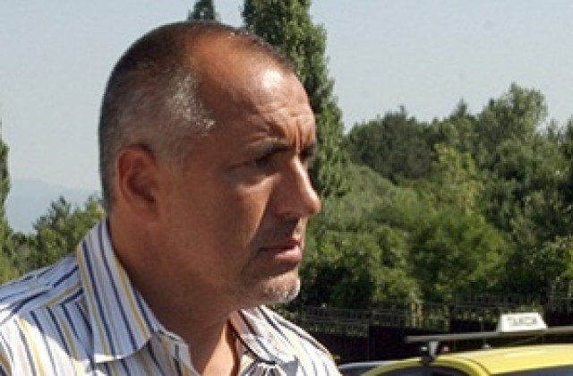 Борисов: ДПС контролира БСП, а Миков да си гледа полицаите