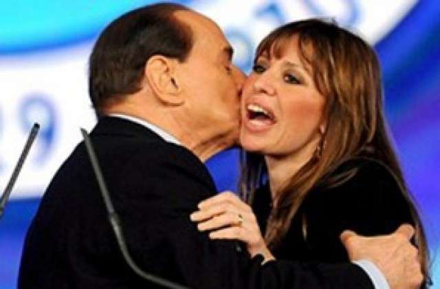 Съпругата на Берлускони недоволна от влечението му към красиви жени