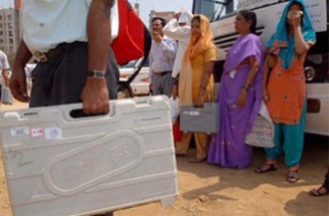 Близо 70 души станаха жертва на жегите в Индия