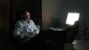 Френските депутати приеха строг закон срещу незаконното теглене от интернет