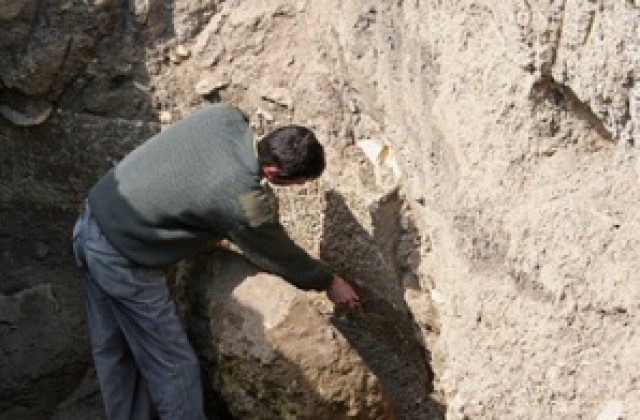 Уникална тракийска гробница проучват археолози край Попово
