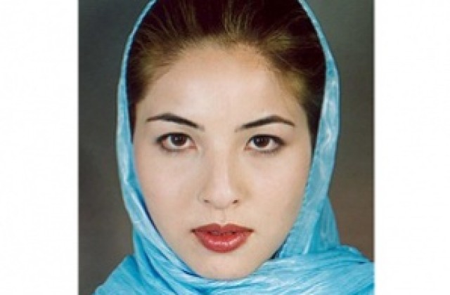 Освободената журналистка Роксана Сабери се готви да напусне Иран