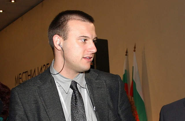 Димитър Стоянов води евролистата на Атака