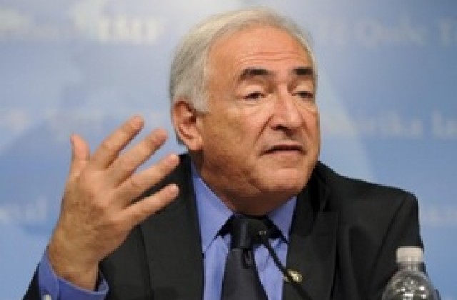 Шефът на МВФ прогнозира подем през първата половина на 2010-а