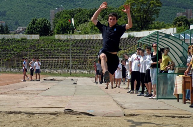 Деца от Враца участваха в Лъвски скок
