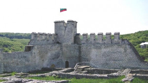 За Иван Шишман Владислав Варненчик и Шуменската крепост