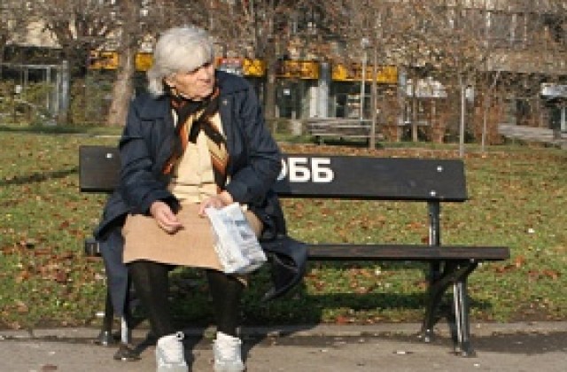 Социалната пенсия за старост става 100,86 лв.