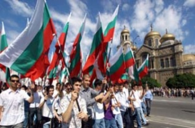 Хиляди варненци се включиха в празничното шествие