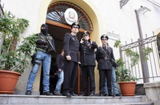 Арестуваха 60 предполагаеми мафиоти близо до Неапол