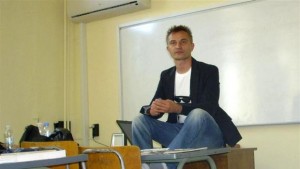 Захари Карабашлиев между писането четенето и снимките