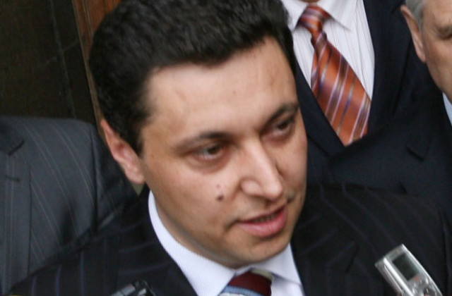 Яне Янев: Не ни задоволява оставката на Румен Андреев