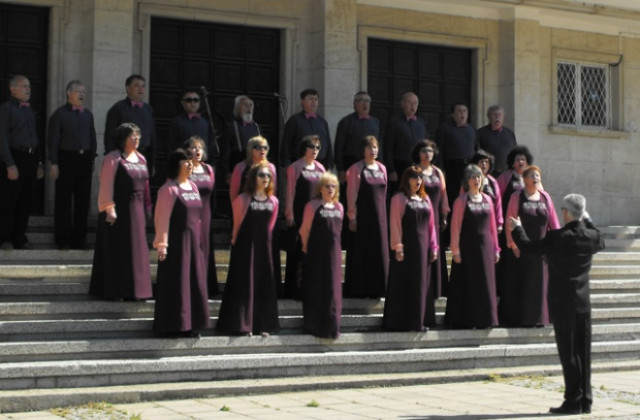 105 години празнува разградският хор “Железни струни”