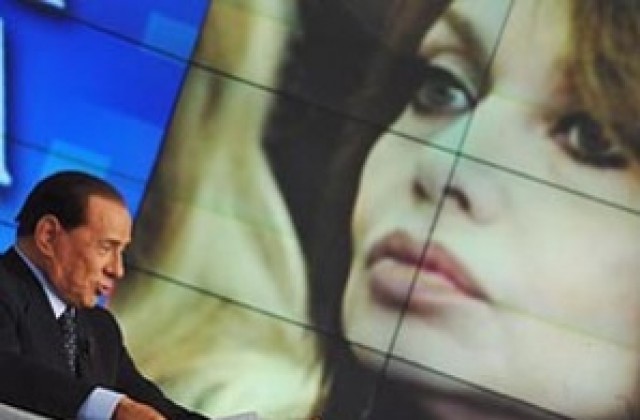 Нов женски скандал се завихря около Берлускони