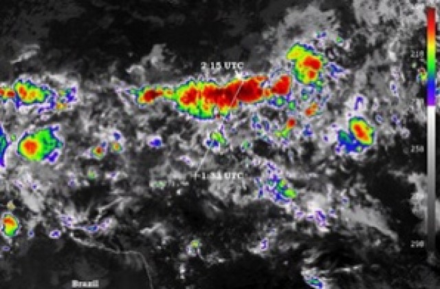Допускат възможността за терористичен акт срещу изчезналия самолет