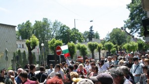 Закъсняло извинение