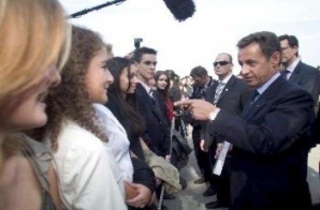 Приятел на Саркози бе лишен от кметското си място заради купуване на гласове