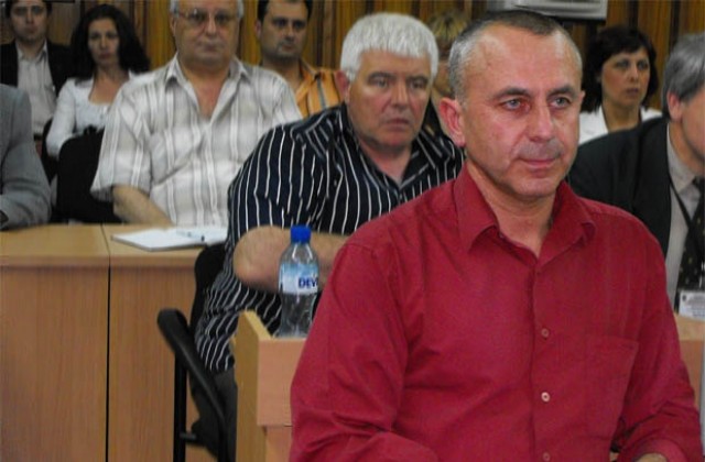 Две листи в РИК-Разград ден преди крайния срок