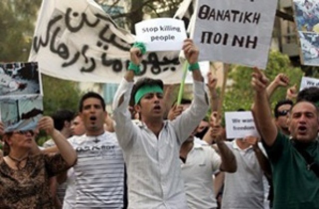 Голяма демонстрация на привърженици на Мусави в Техеран