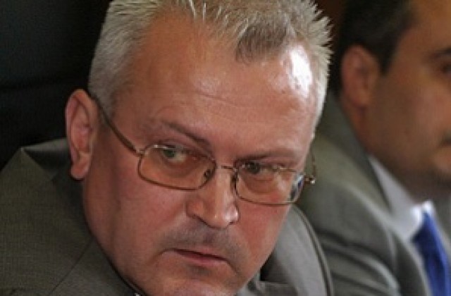 Таки ръководил престъпна група, обвиняват го задочно