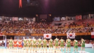 Казийски и компания излизат за първа победа в Лигата