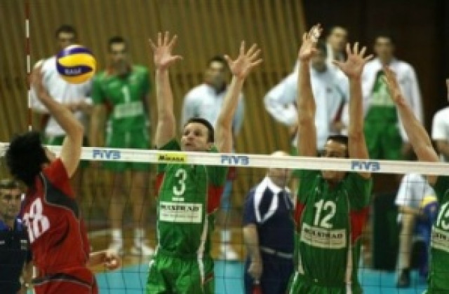 България пада, Гибона пада, Япония се радва