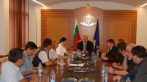 Ветеринарите получават остатъка от парите си за първите три месеца