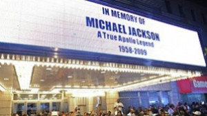 Краят на краля на попа водеща тема в световния печат