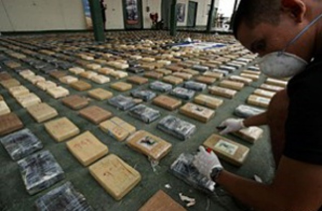 Колумбийските власти заловиха два тона кокаин