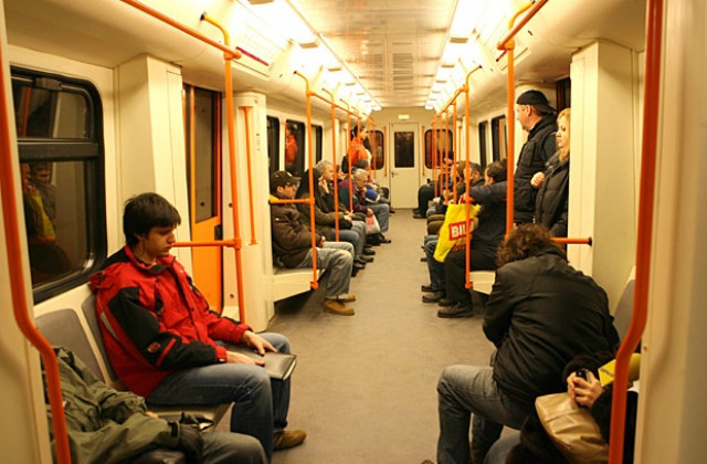 Мъж пострада в столичното метро