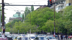 Броячите на светофарите по два столични булеварда вече работят