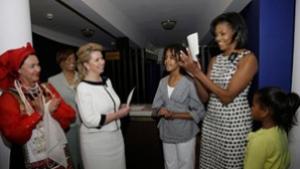 Обама е навсякъде със семейството си