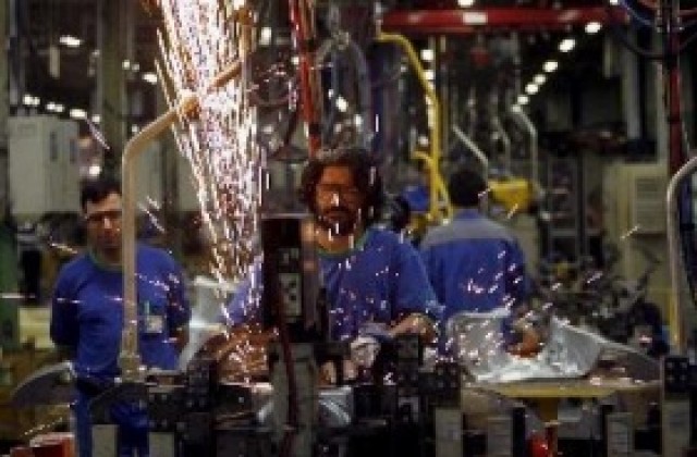 Промишленото производство в ЕС отчита минимален ръст през май спрямо април