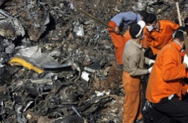 Открити са черните кутии на разбилия се ирански самолет