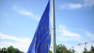 Бурният вятър извади от строя европейското знаме на Почивка