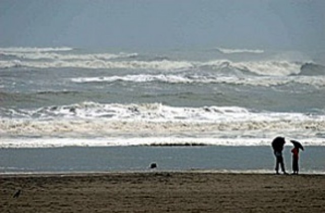 Мълния уби жена на плажа в Слънчев бряг