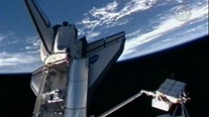 Астронавти ремонтират тоалетните на МКС