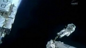 Астронавти от Индевър завършиха второто си излизане в открития космос