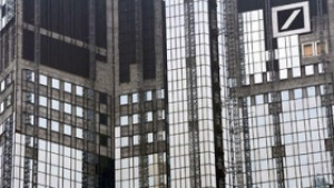 Мениджъри напуснали Deutsche Вank на фона на разследване за шпионаж