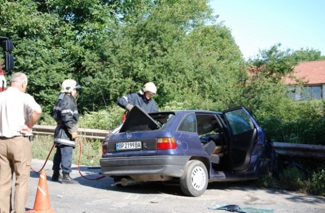 Двама загинаха при катастрофа край Плевен