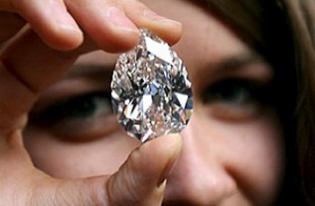 Гигантски диамант ще бъде продаден на аукцион