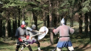 Старобългарски воини мерят сили на крепостта Червен