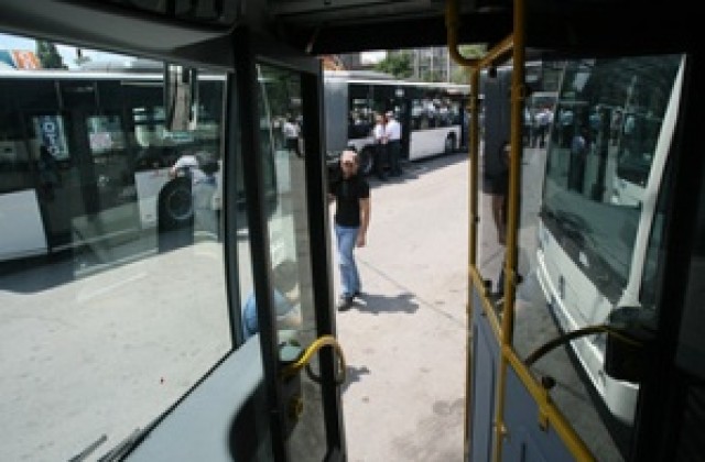Превозвачи стягат неизправни автобуси заради проверки на ДАИ